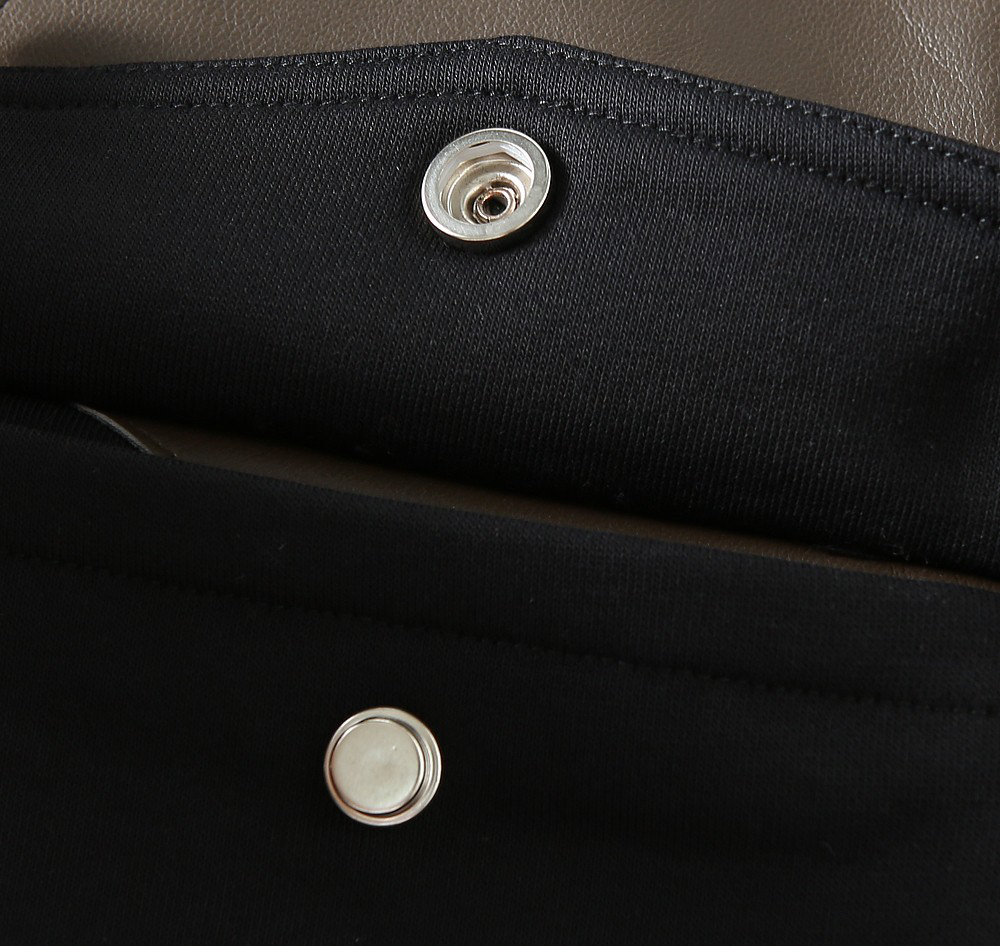 エルメス「Hermès」新作クラシックラウンドネックプルオーバーフーディ