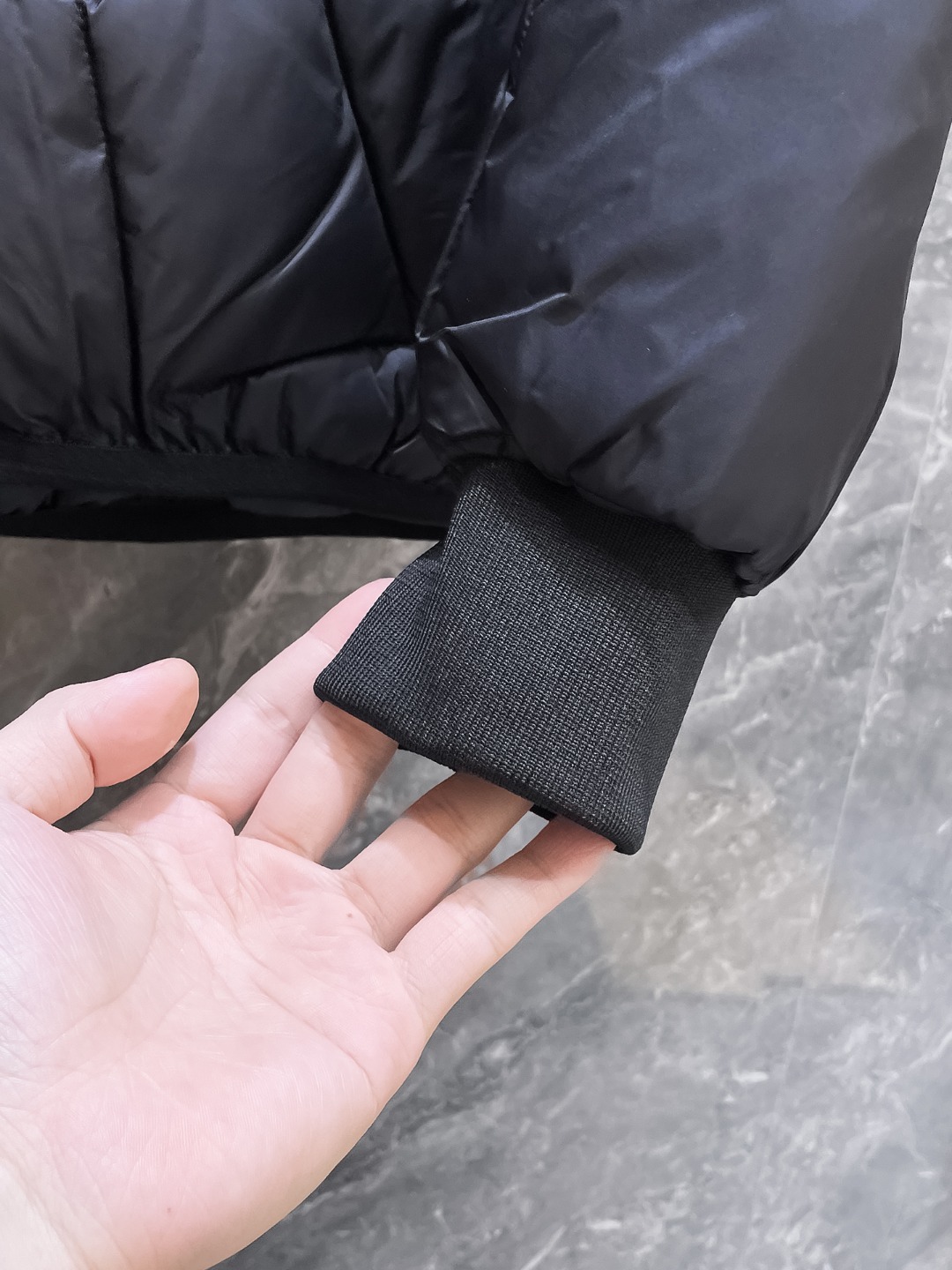 モンクレール 冬季新作ダウンジャケット