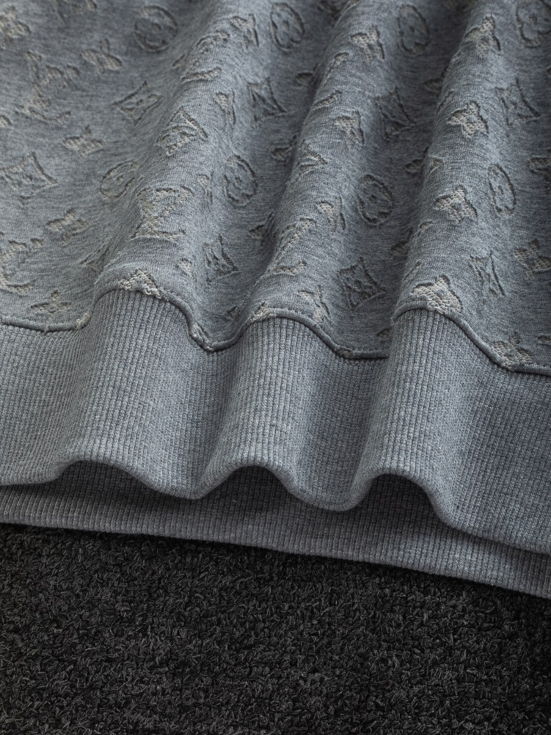 ルイ・ヴィトン「Louis Vuitton」秋冬新作ラウンドネックスウェット