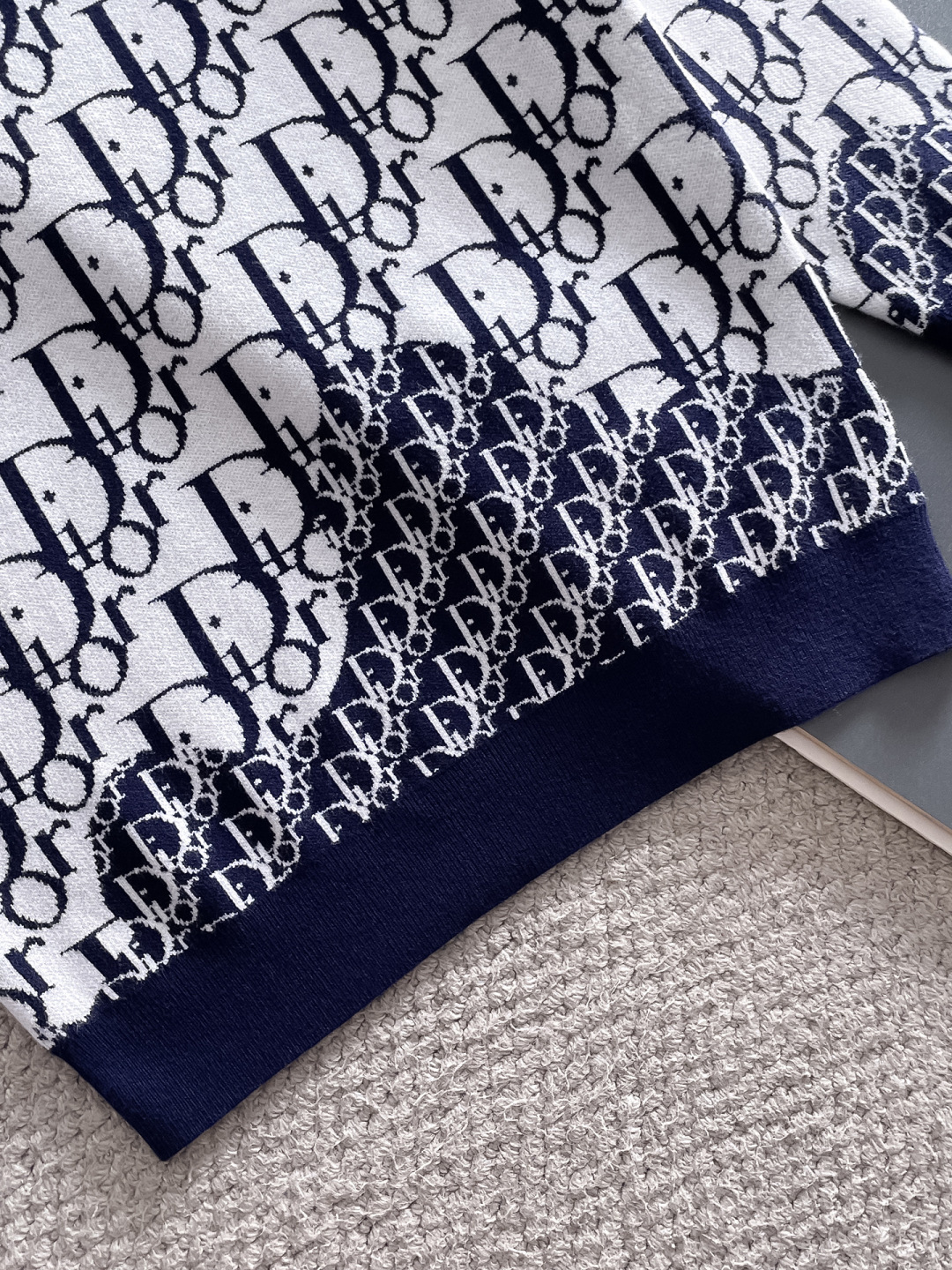 ディオール「Dior」秋冬新作ニットクルーネックセーター