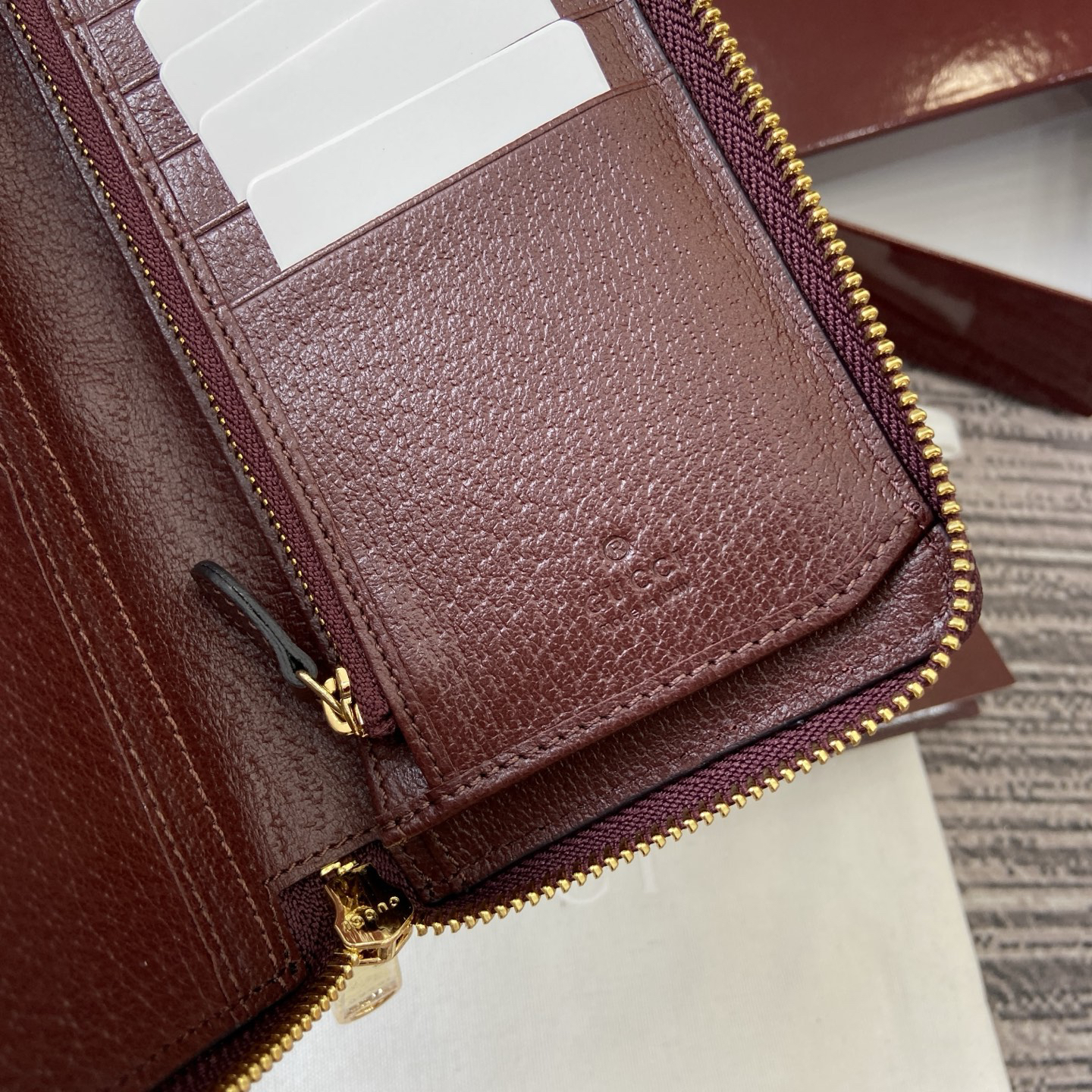 グッチ「Gucci」Ophidiaシリーズ ジッパーウォレット