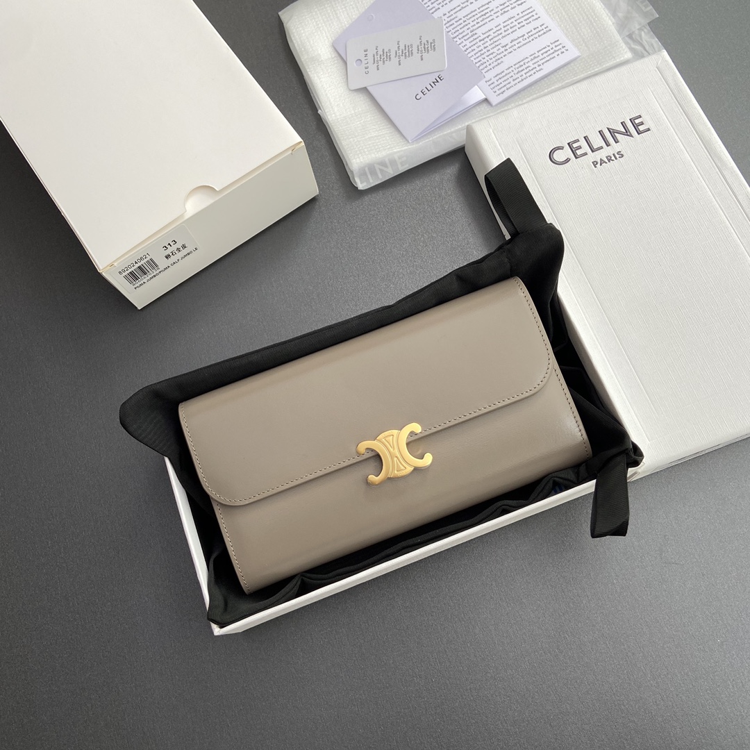 セリーヌ「Celine」TRIOMPHE光沢牛革財布