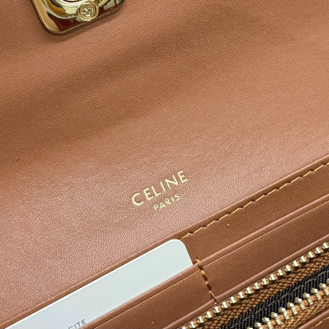 セリーヌ「Celine」ラージジップウォレット