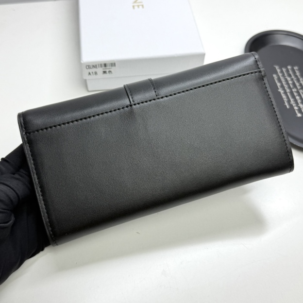 セリーヌ「Celine」ラージジップウォレット