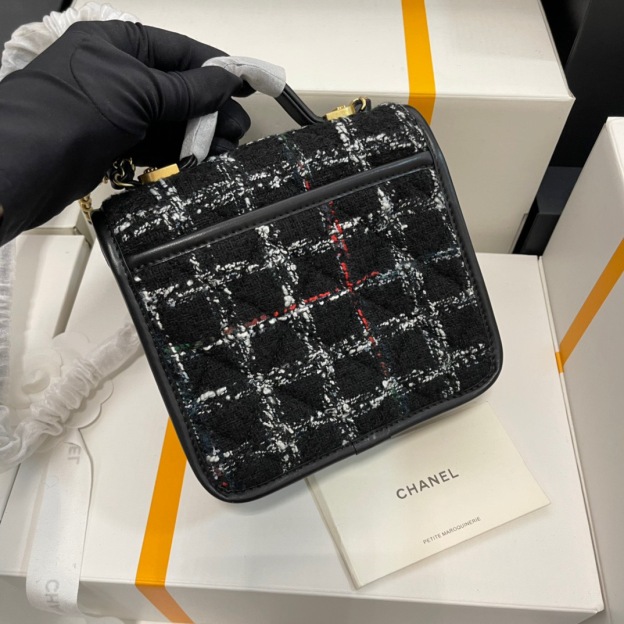 シャネル「Chanel」ウールツイード メッセンジャーバッグ