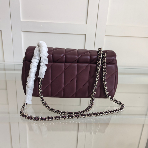 コーチ「Coach」TABBY 26 チェーンショルダーバッグ