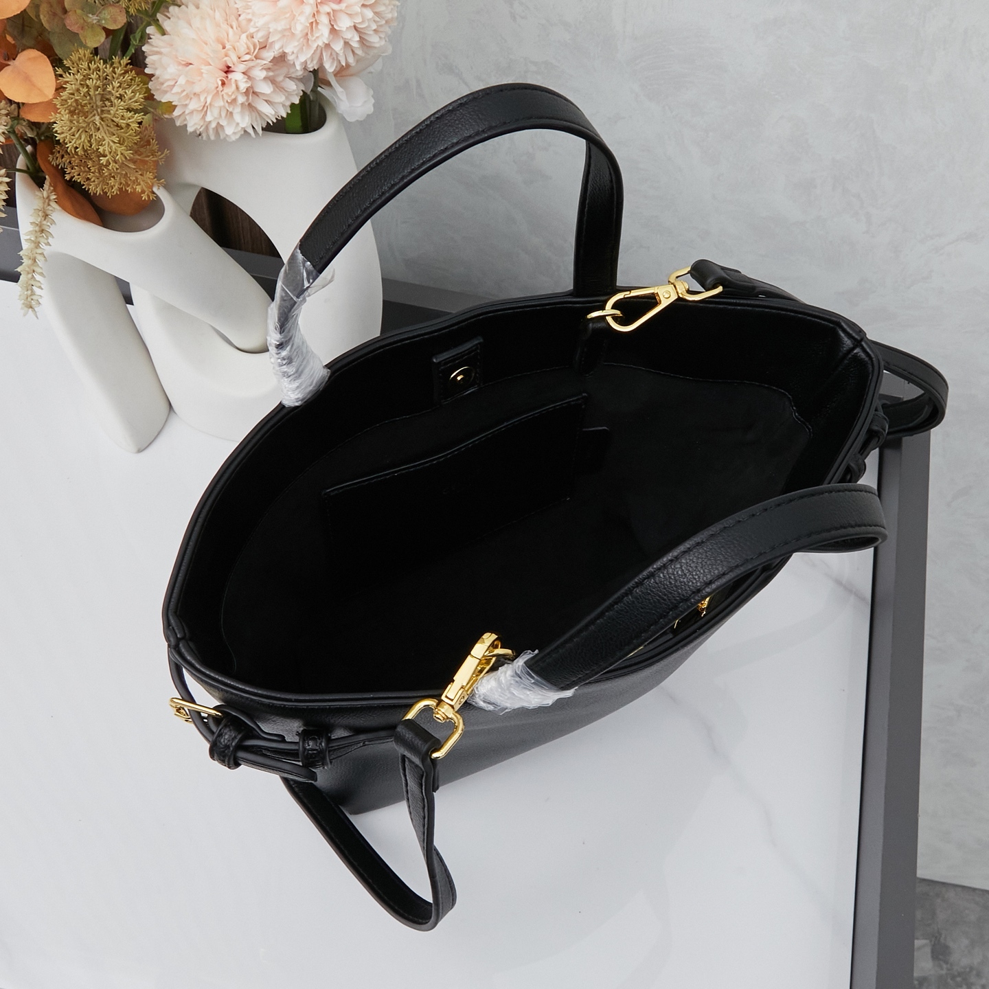 セリーヌ「Celine」TRIOMPHE レザー トートバッグ