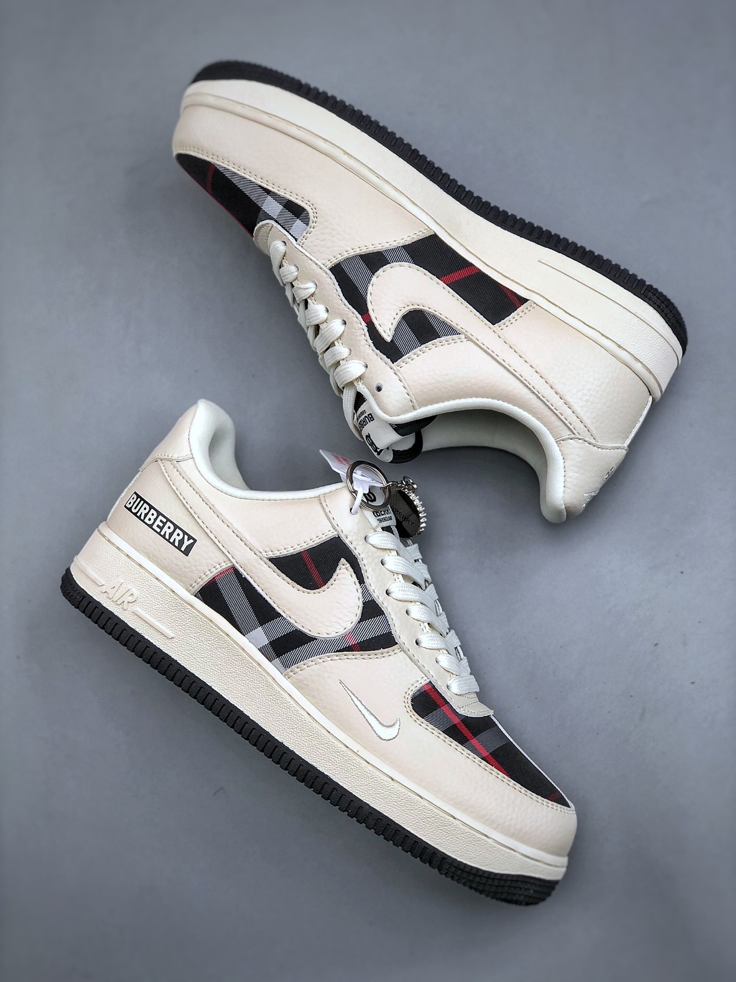 「コラボモデル」Burberry x Nike米黒コラボレーションモデル ローグループスニーカー