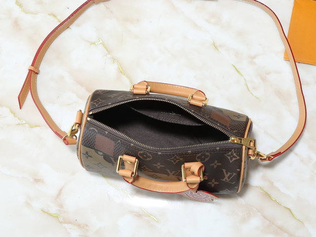 ルイ・ヴィトン キーポル･バンドリエール 25