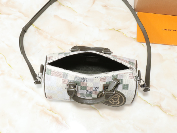 ルイ・ヴィトン キーポル･バンドリエール 25