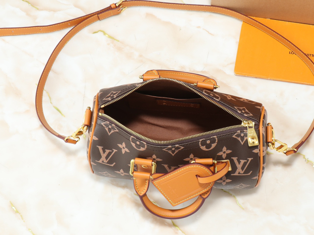 ルイ・ヴィトン キーポル･バンドリエール 25