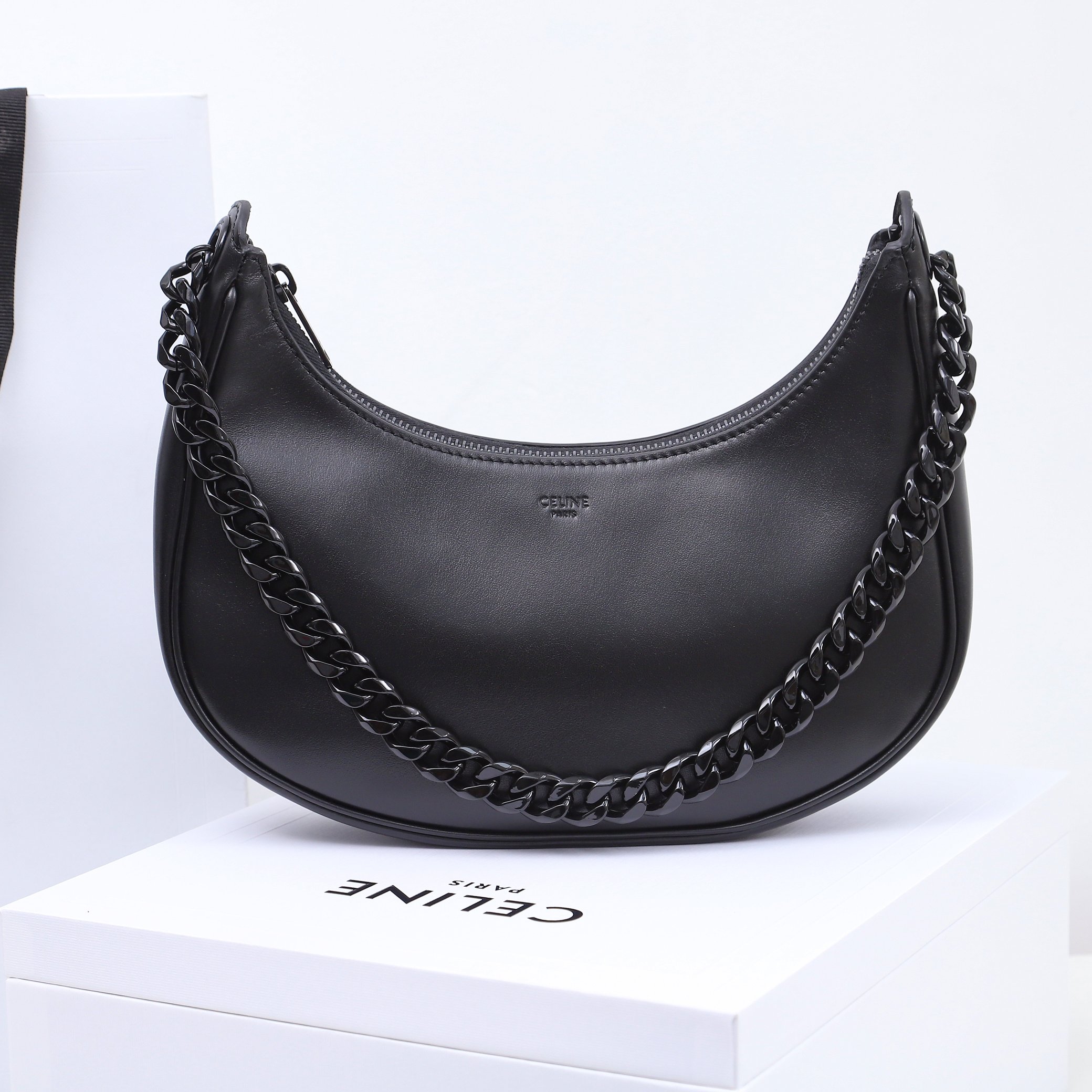 セリーヌ「Celine」AVA レザー ショルダーバッグ