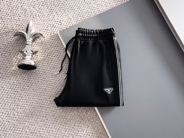 プラダ「Prada」メンズ  カジュアルスポーツセット