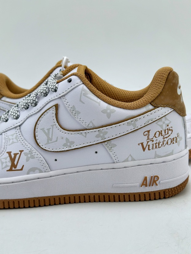 「コラボモデル」Louis Vuitton x Nike Air Force 1 Low スニーカー