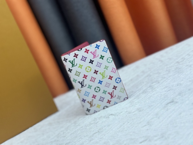 ルイ・ヴィトン「LV x TM」カードケース オーガナイザー･ドゥ ポッシュ