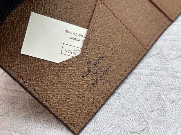 ルイ・ヴィトン パスポートカバー クーヴェルテュール･パスポール