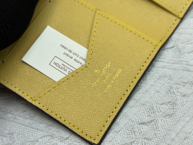 ルイ・ヴィトン パスポートカバー クーヴェルテュール･パスポール