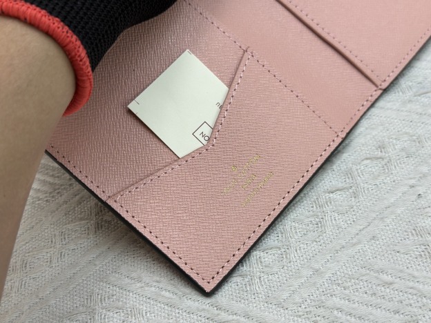 ルイ・ヴィトン パスポートカバー クーヴェルテュール･パスポール