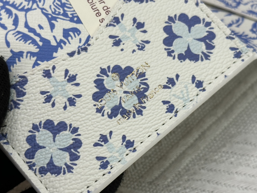 ルイ・ヴィトン パスポートカバー クーヴェルテュール･パスポール