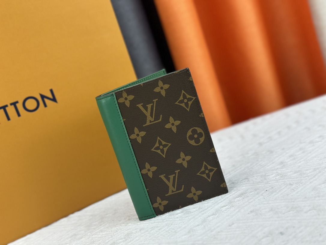 ルイ・ヴィトン パスポートカバー クーヴェルテュール･パスポール