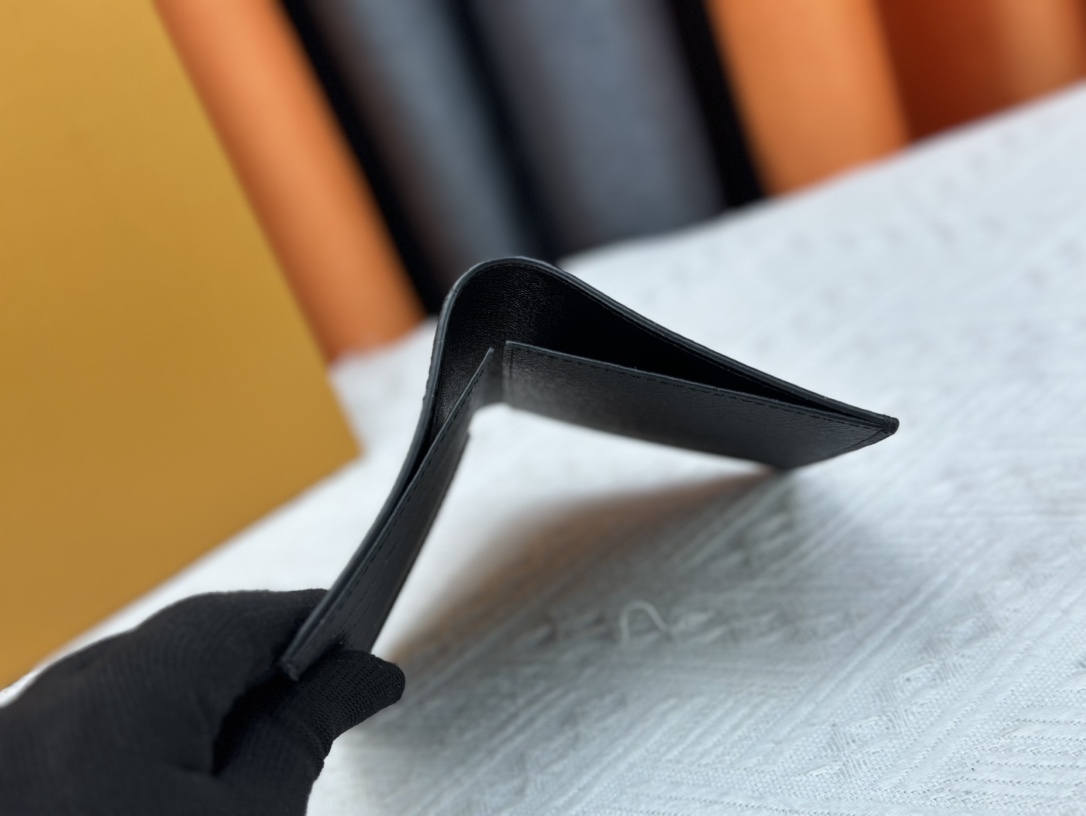 ルイ・ヴィトン パスポートカバー クーヴェルテュール･パスポール