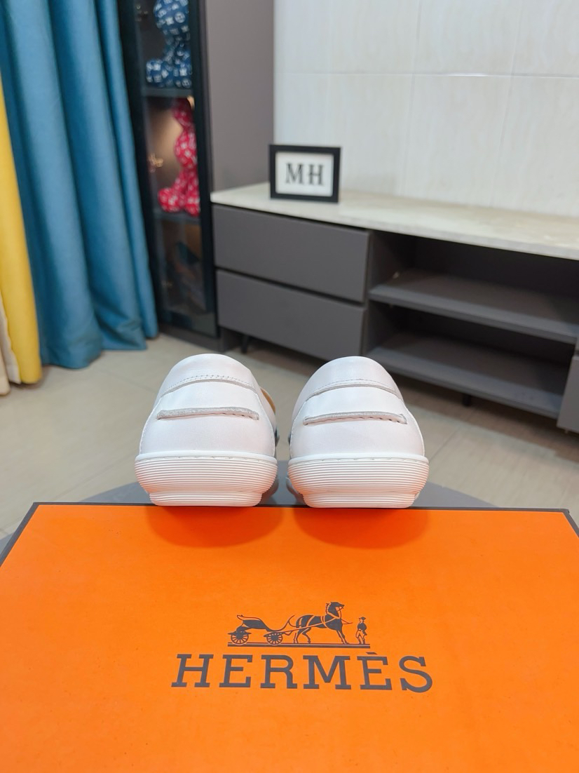 エルメス［Hermès］【カップルに大人気】 おしゃれなペアスニーカー