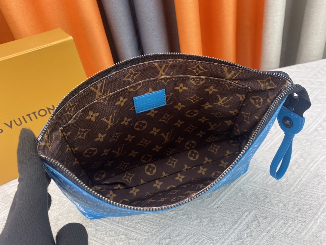 ルイ・ヴィトン「Louis Vuitton」ポシェット･ヴォワヤージュ スープル