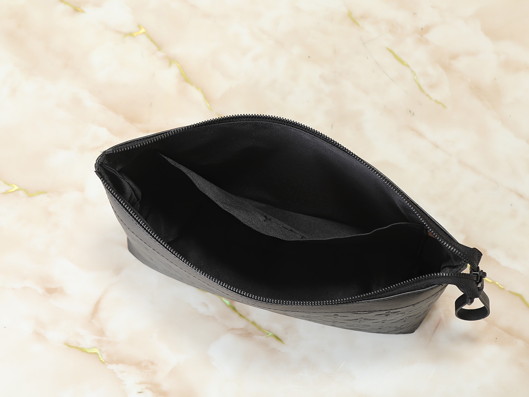 ルイ・ヴィトン「Louis Vuitton」ポシェット･ヴォワヤージュ スープル