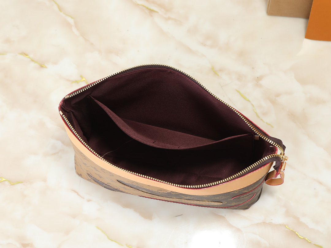 ルイ・ヴィトン「Louis Vuitton」ポシェット･ヴォワヤージュ スープル