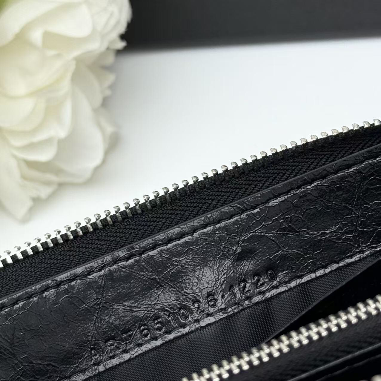 サンローラン「Saint Laurent」ジッパーウォレット