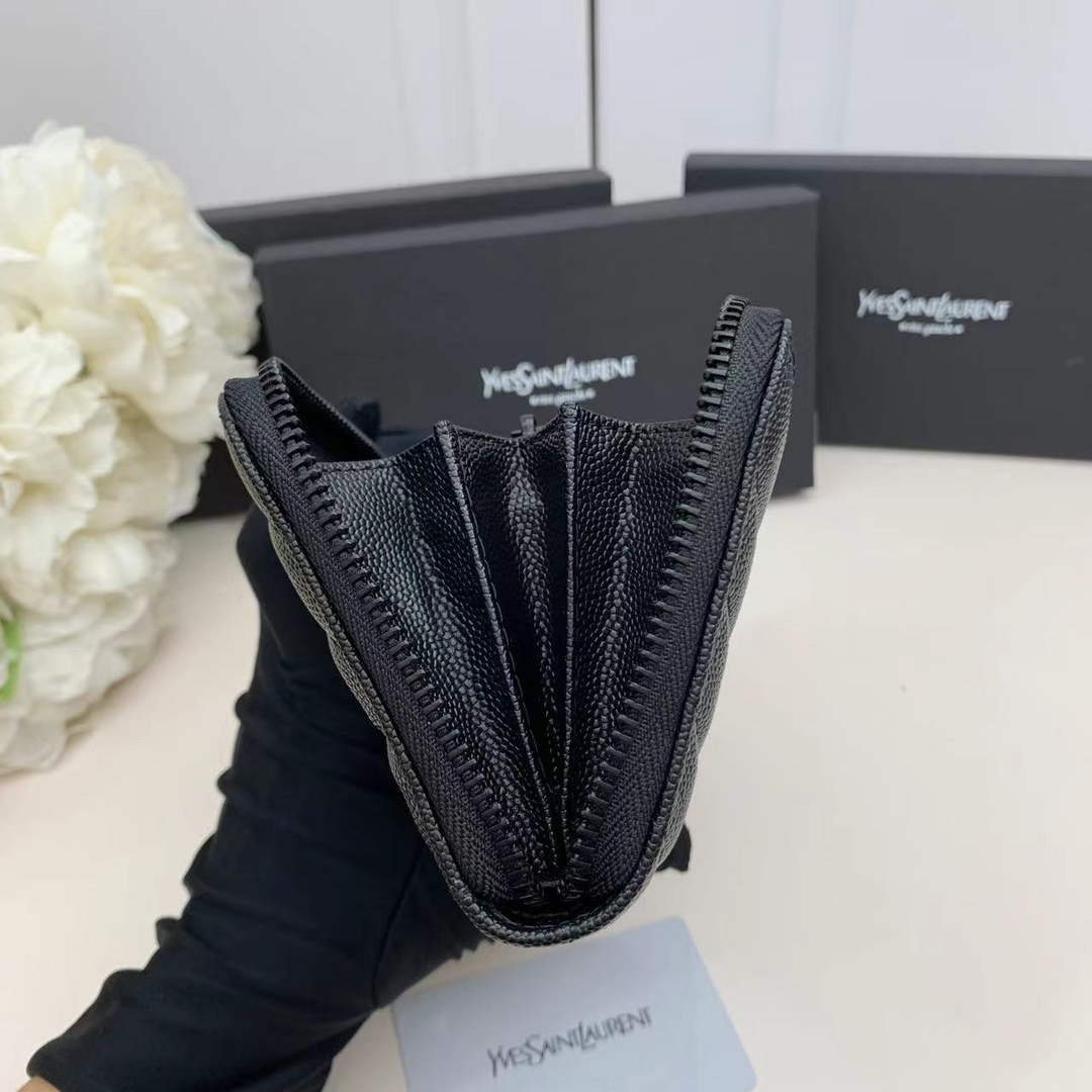 サンローラン「Saint Laurent」モノグラム・サンローラン フルジップウォレット（グレインパウダーテクスチャー キルティングレザー）