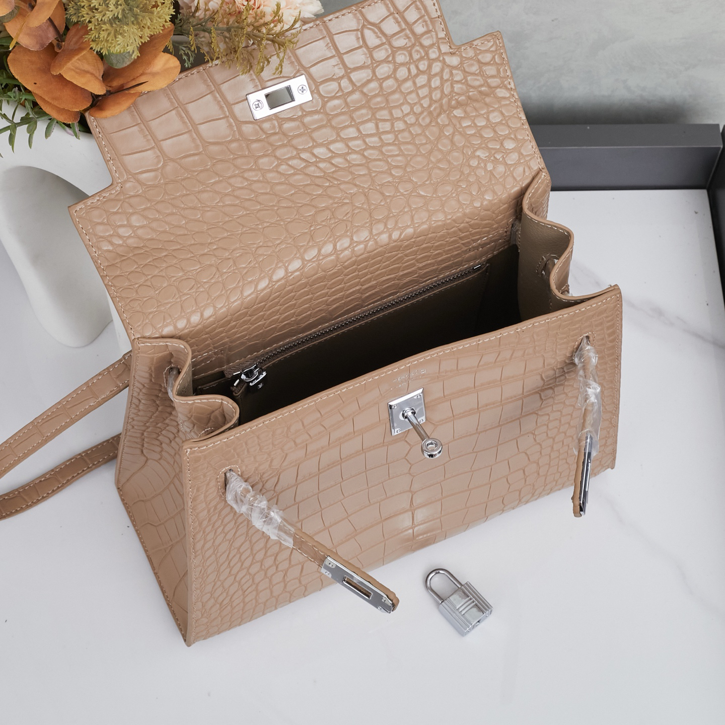 エルメス ケリー 19/25/28 ストーンパターンレザー バッグ「Kelly II Sellier」