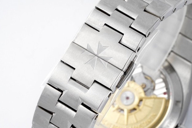 ヴァシュロン・コンスタンタン オーヴァシーズ 41mm