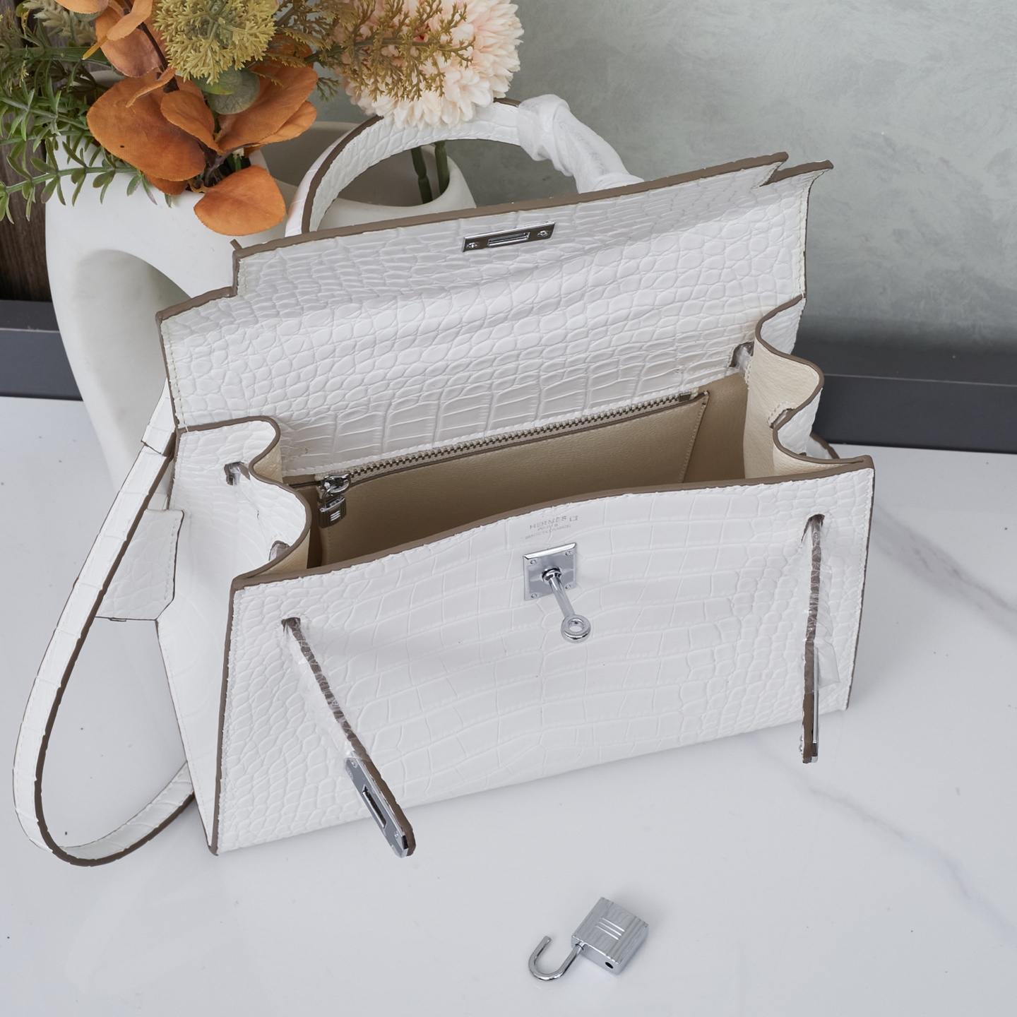 エルメス ケリー 19/25/28 ストーンパターンレザー バッグ「Kelly II Sellier」