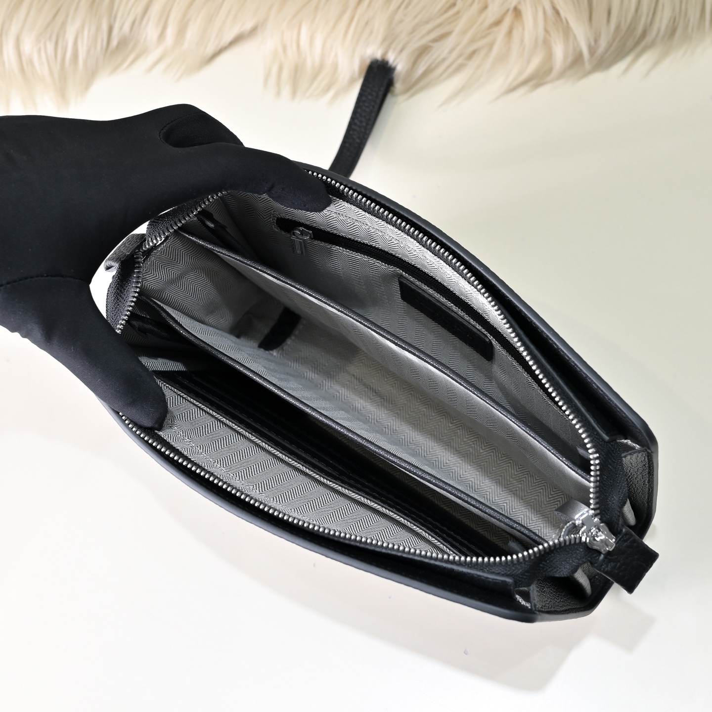 エルメス ジップ レザー クラッチバッグ