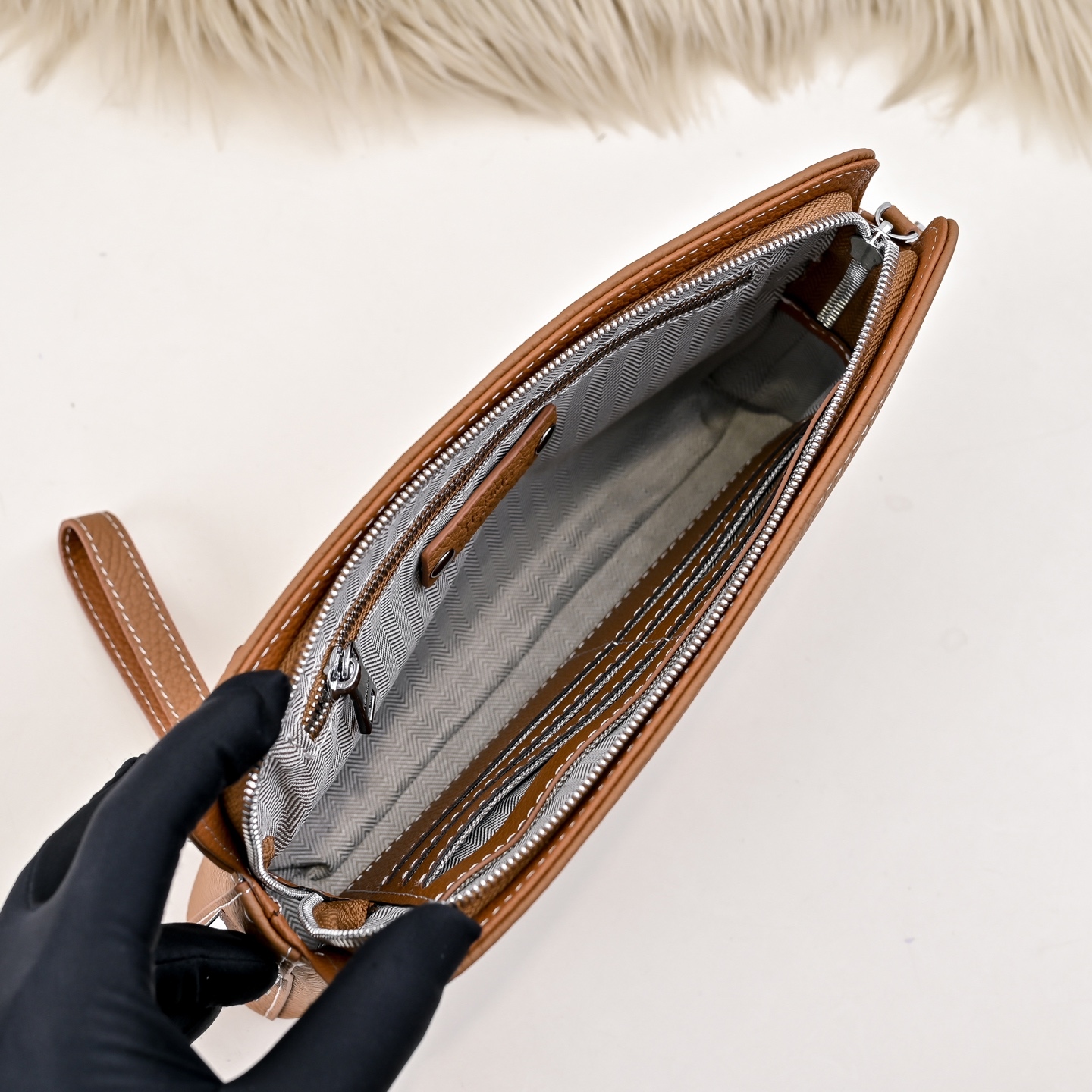 エルメス エヴリン ジップ レザー クラッチバッグ「Evelyne Clutch」