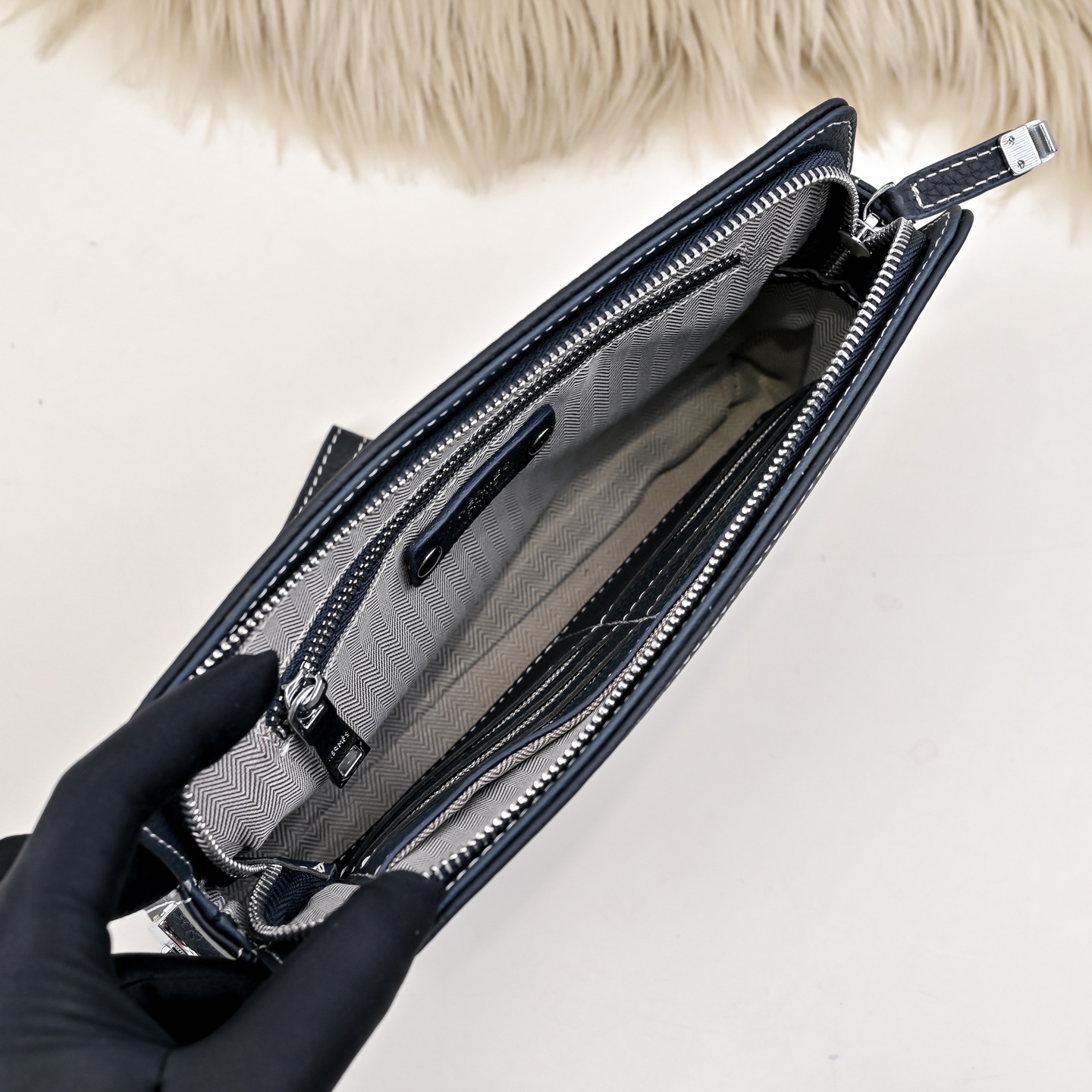 エルメス エヴリン ジップ レザー クラッチバッグ「Evelyne Clutch」