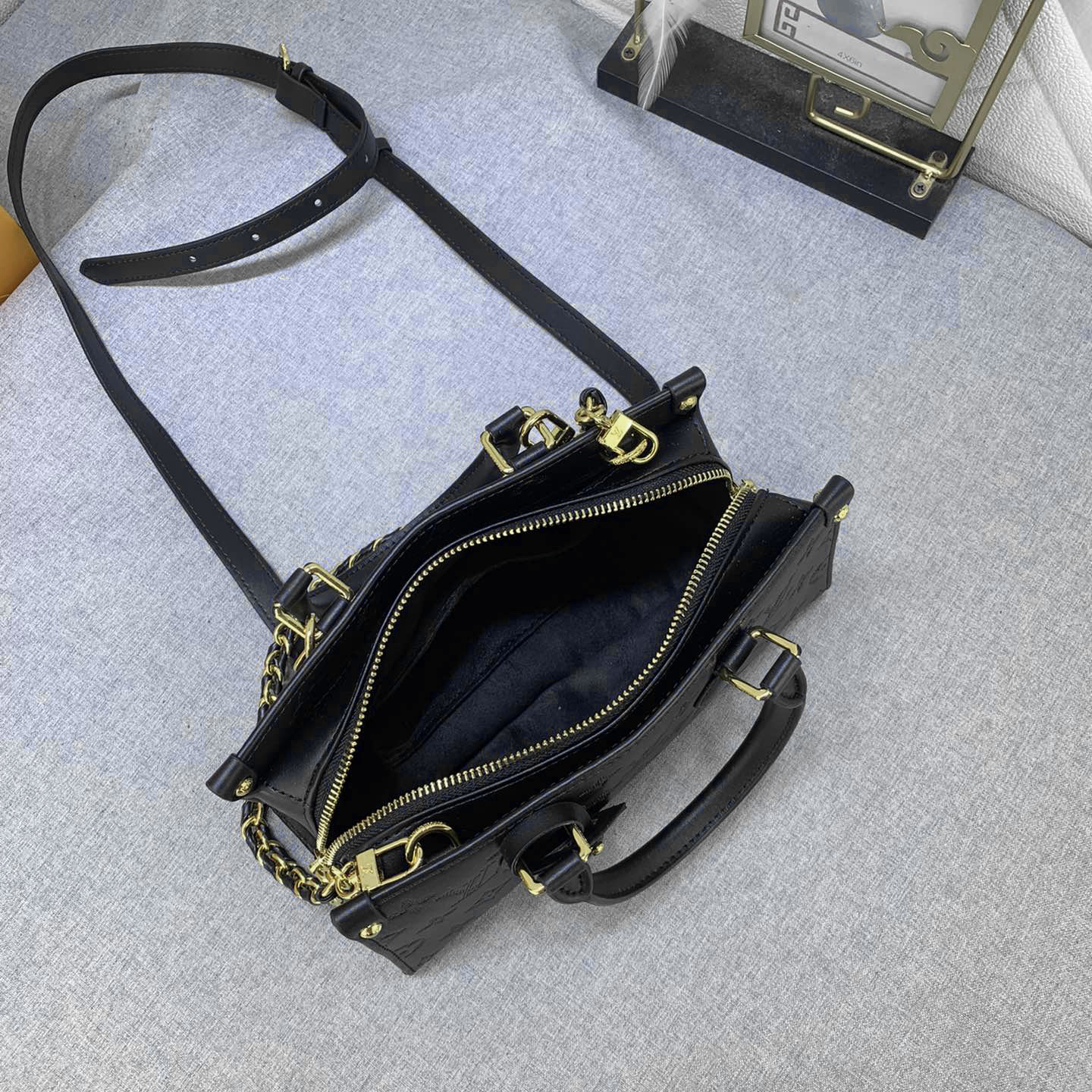 ルイ・ヴィトン「Louis Vuitton」オンザゴー EW