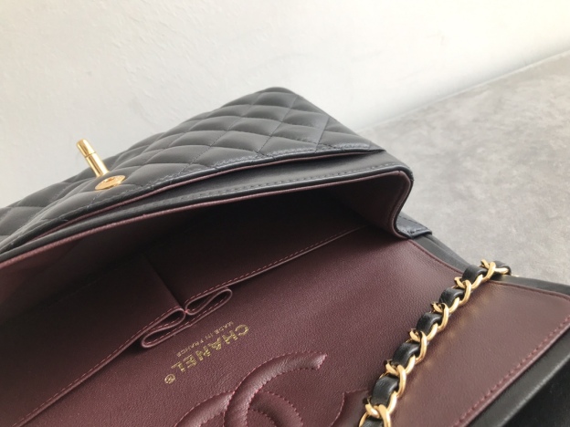 シャネル 11.12 クラシック ハンドバッグ「Flap Bag」