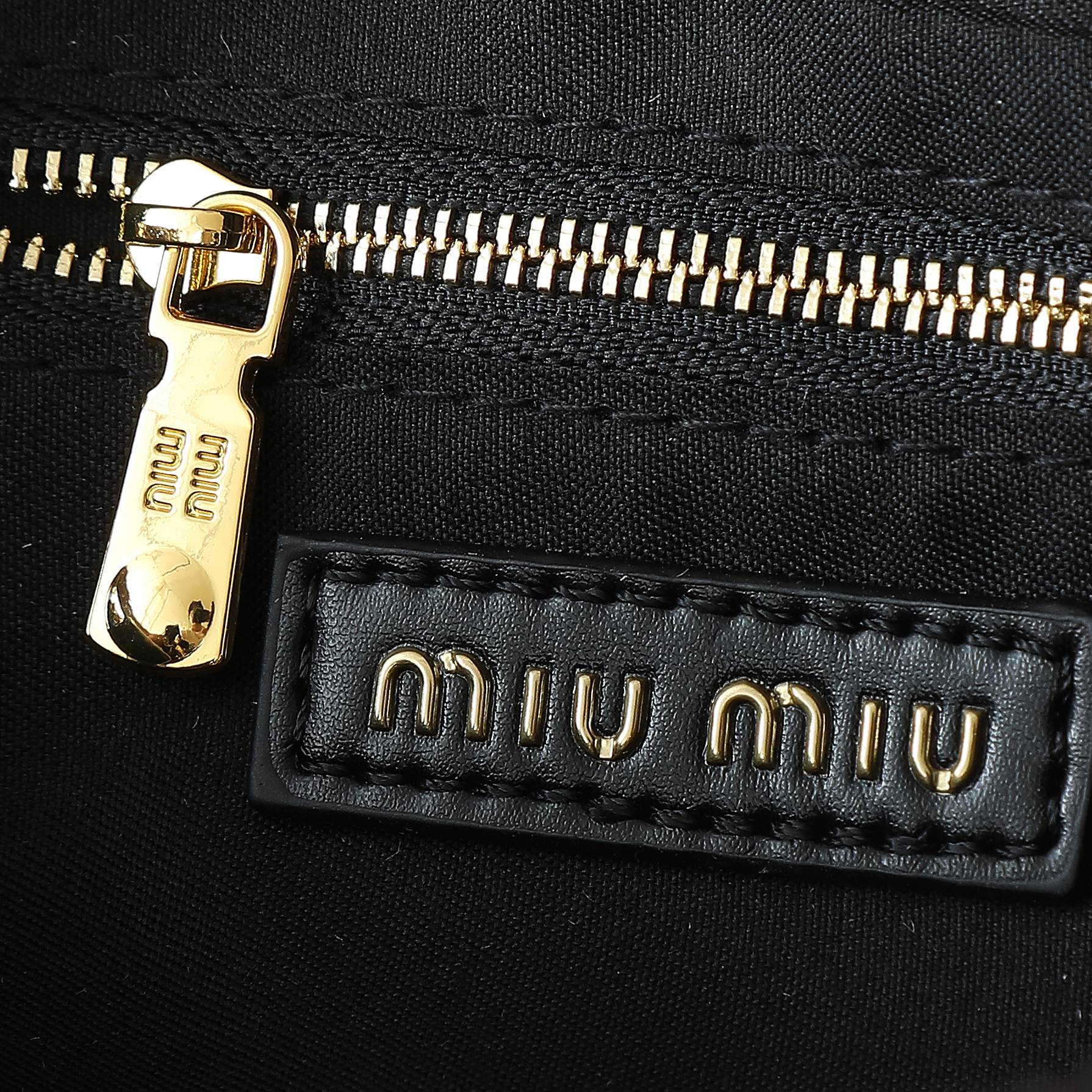 ミュウミュウ アルカディ マテラッセレザー スモールバッグ「Arcadie Bag」