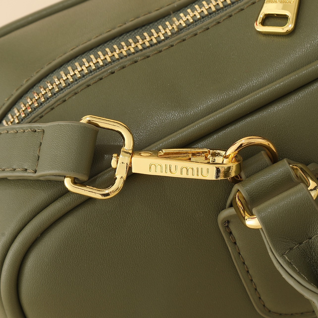 ミュウミュウ アルカディ レザー ラージバッグ「Arcadie Bag」