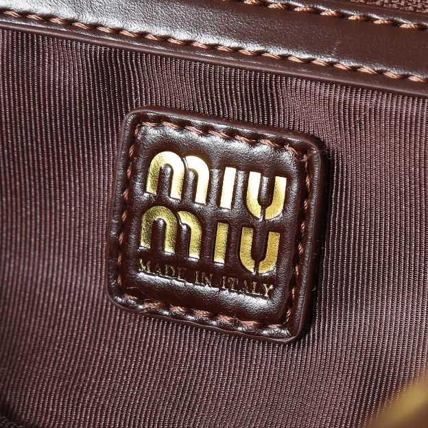 ミュウミュウ ボー レザー スモールバッグ「Beau Bag」