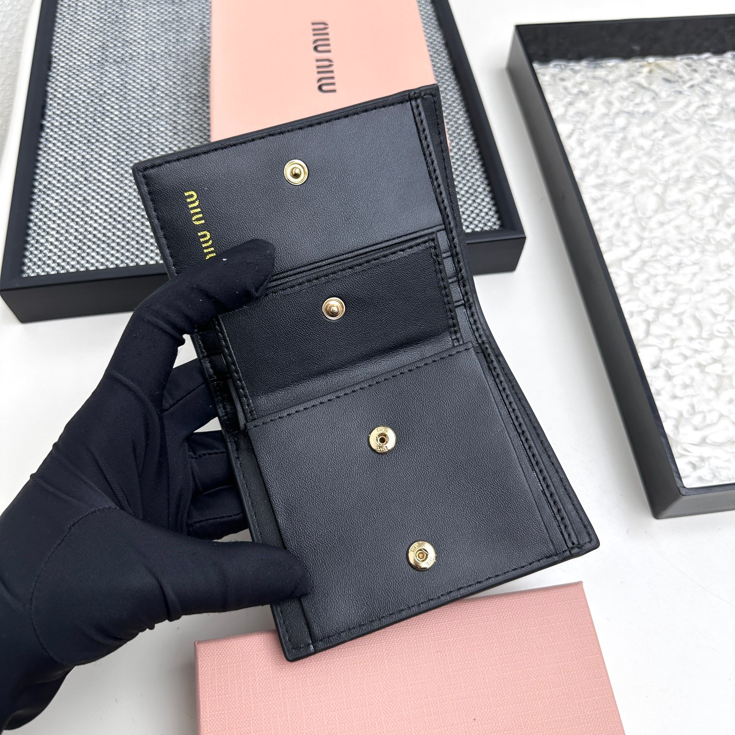 ミュウミュウ アルカディ レザー 財布「Arcadie Wallet」