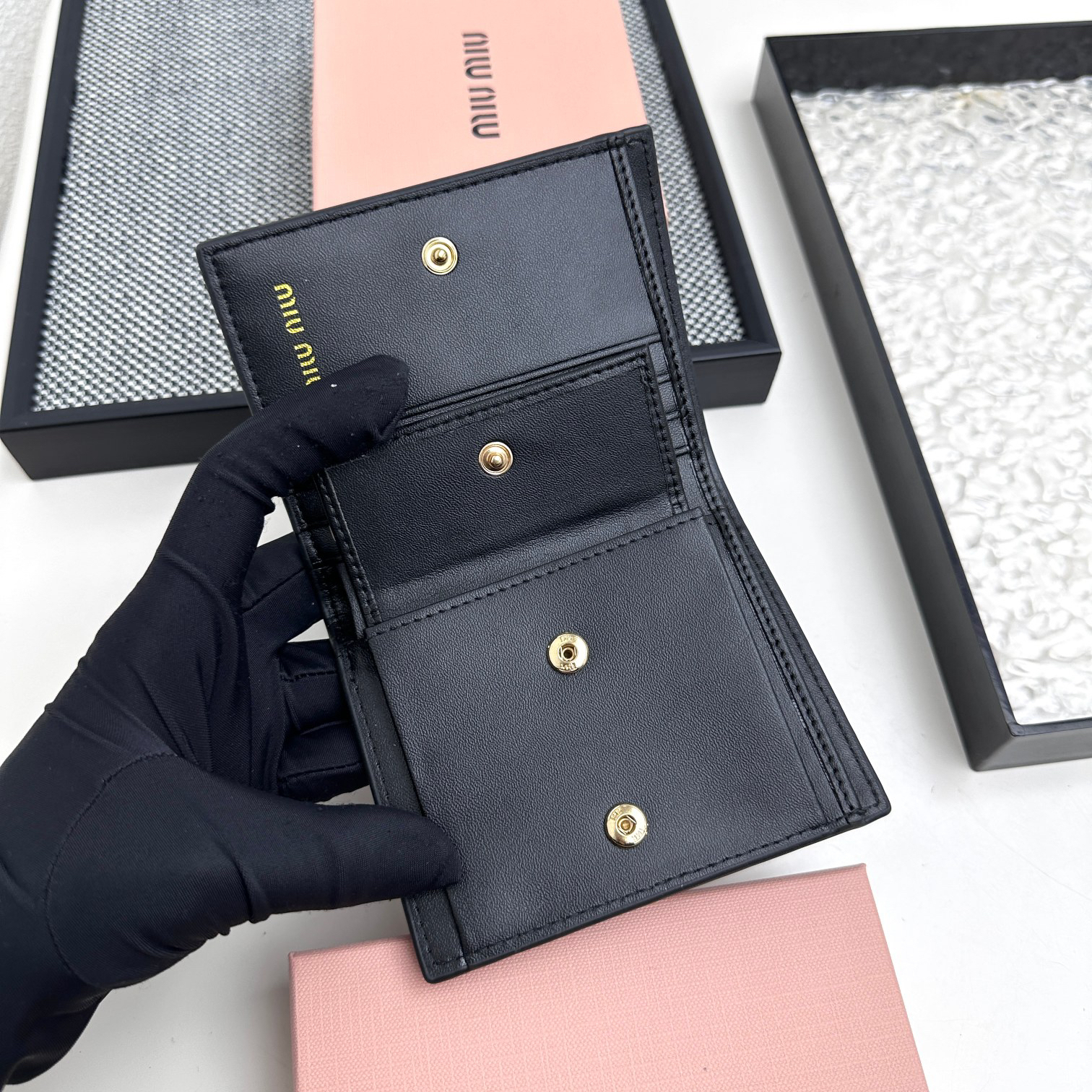 ミュウミュウ アルカディ レザー 財布「Arcadie Wallet」