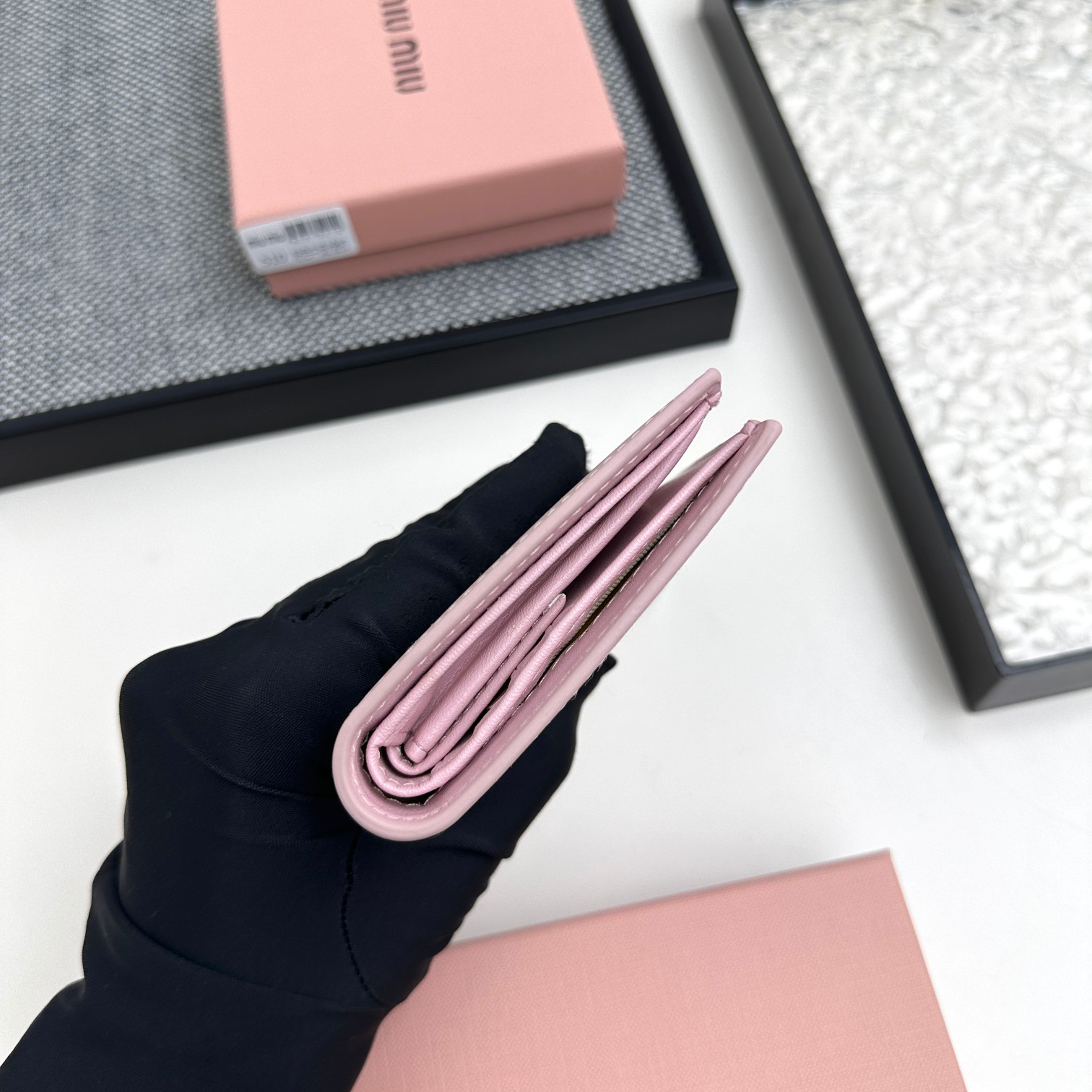 ミュウミュウ アルカディ レザー 財布「Arcadie Wallet」