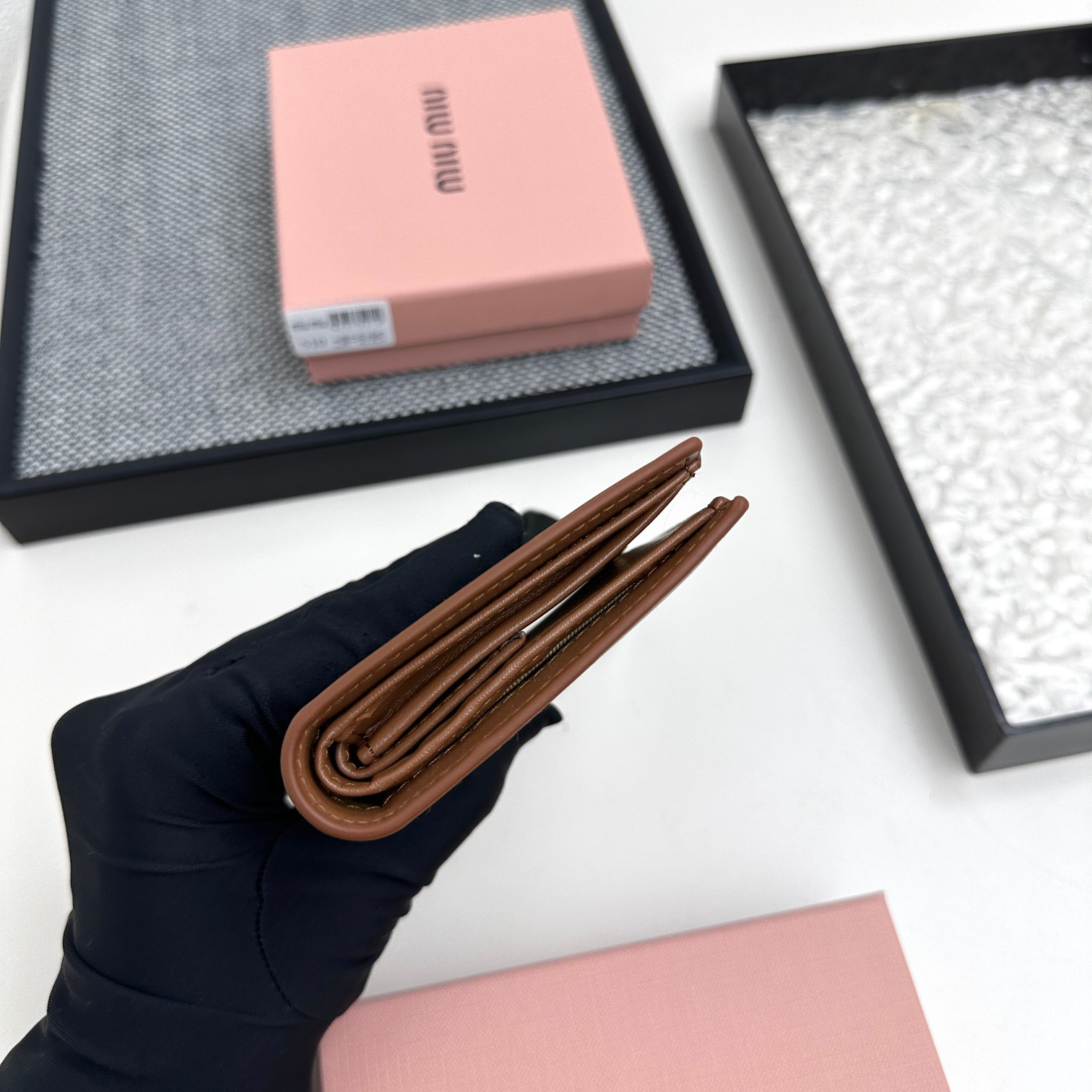 ミュウミュウ アルカディ レザー 財布「Arcadie Wallet」