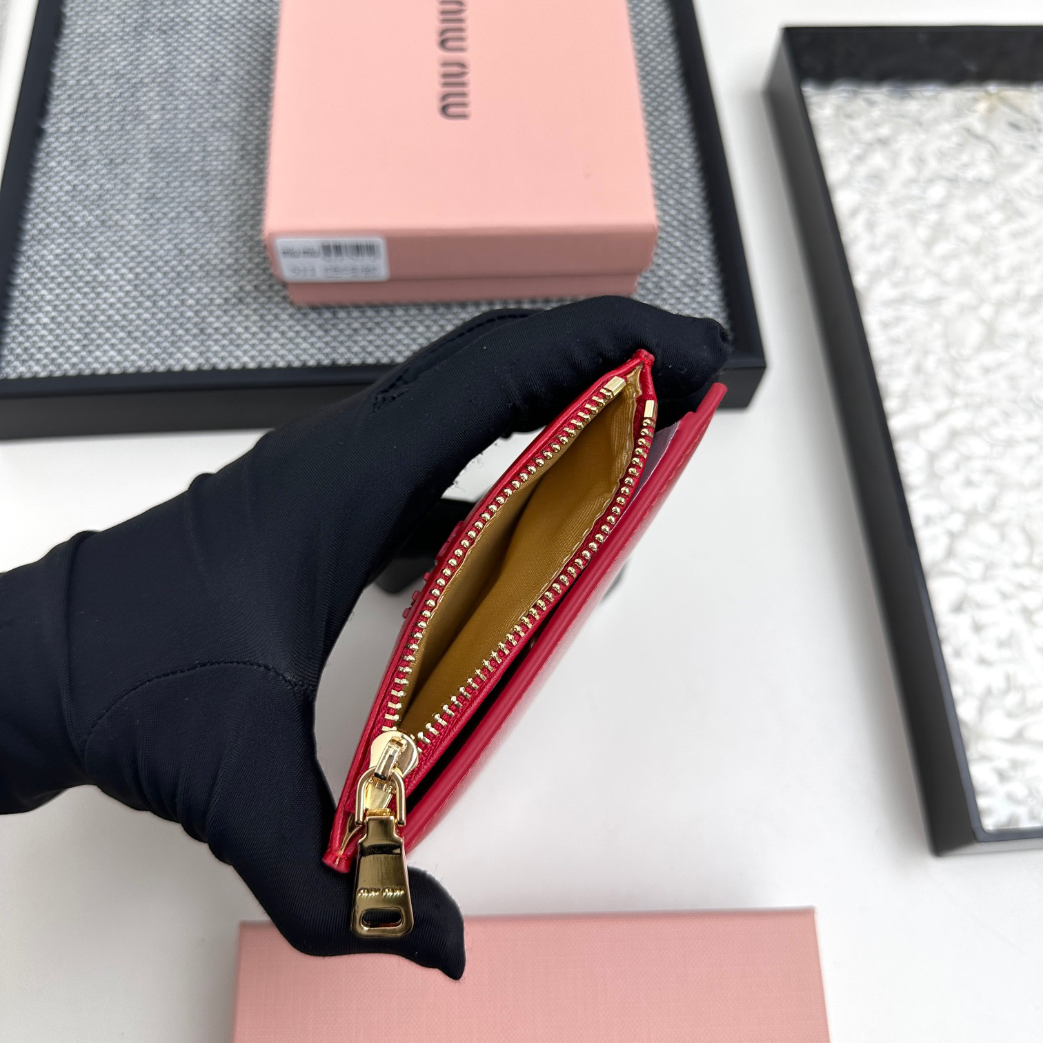 ミュウミュウ アルカディ レザー 財布「Arcadie Wallet」