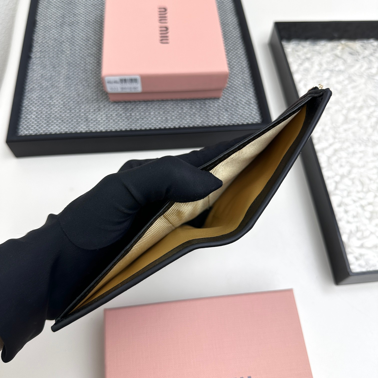 ミュウミュウ アルカディ レザー 財布「Arcadie Wallet」