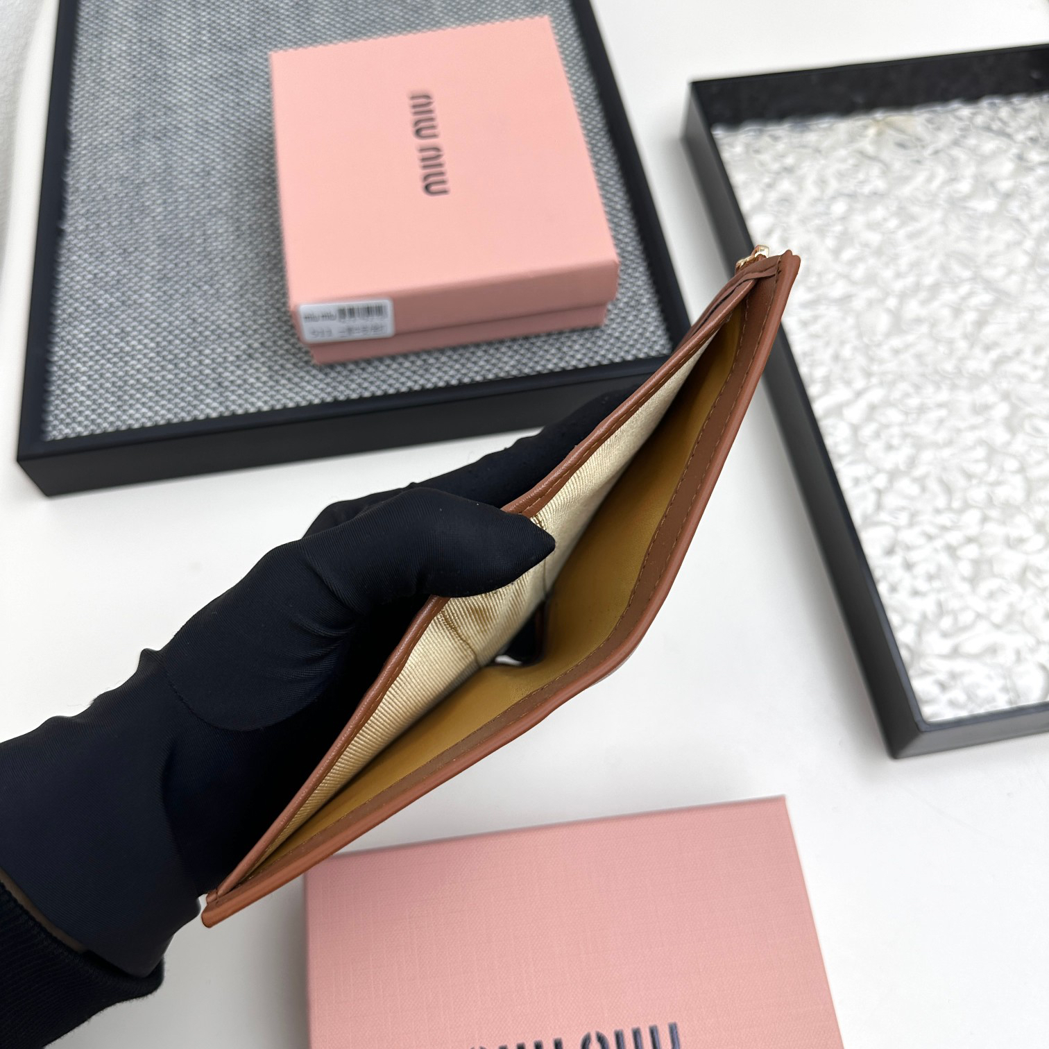 ミュウミュウ アルカディ レザー 財布「Arcadie Wallet」