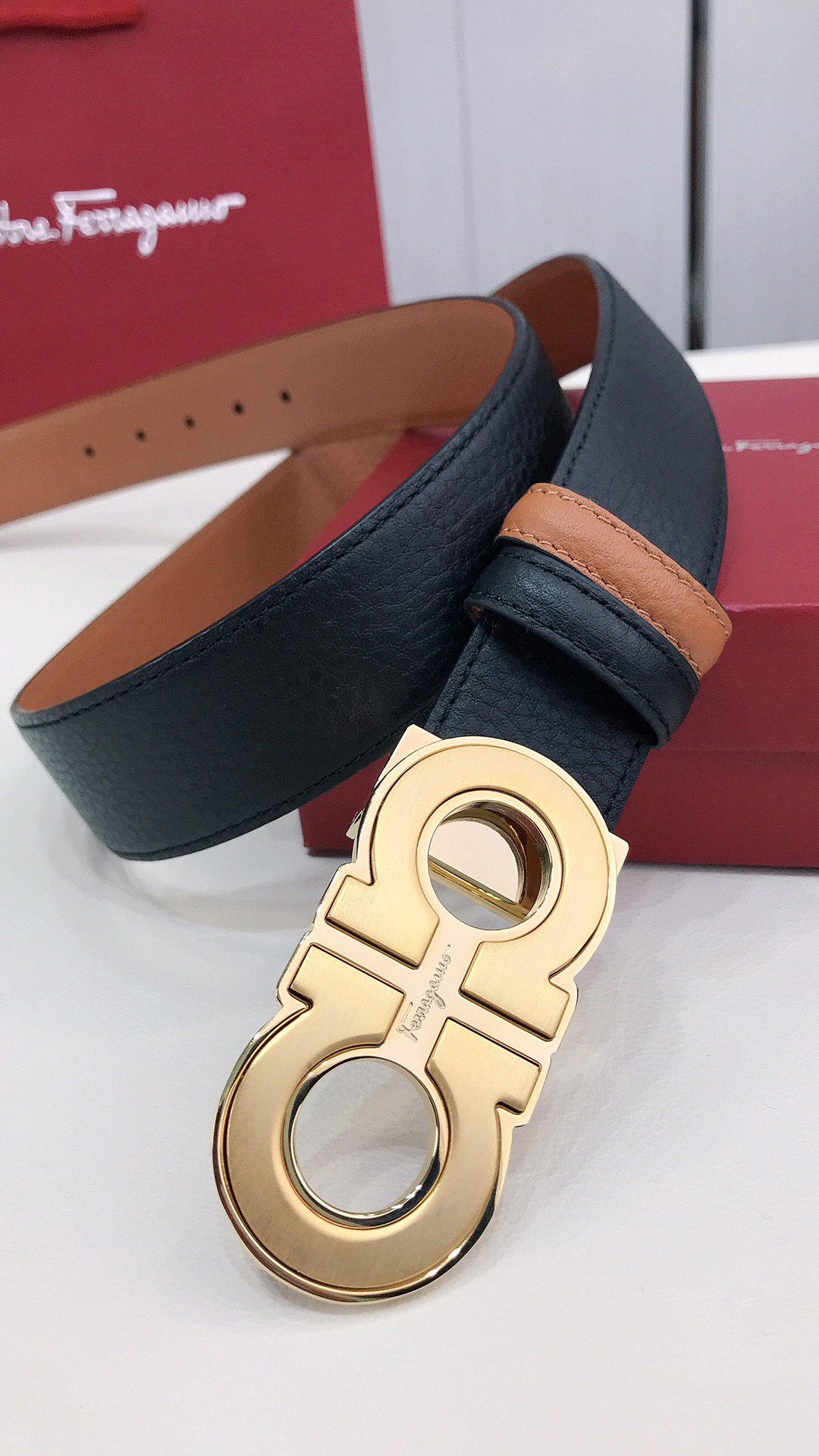 フェラガモ「Ferragamo」リバーシブルベルト